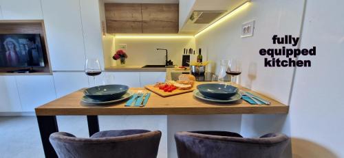 Rijeka Apartment | Private fenced garden with BBQ area minutes from the beach - Urban Secret Kantrida