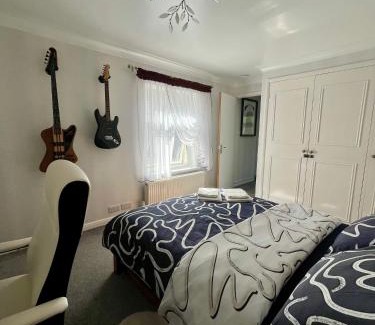 Portswood Apartment | Private Flat in City Centre with Parking