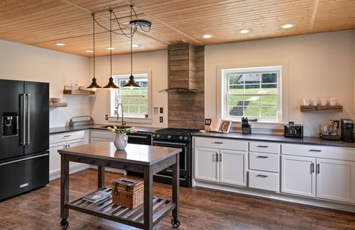 Newnan Other | PRIVATE Gated Retreat with Swimming Pool, Fishing, Views, & Nature Near Atlanta