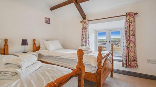 Margam Apartment | Private Getaway - Hot Tub - Rural Charm