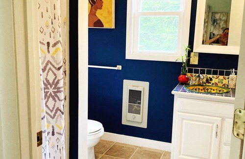 Boone House | Private Guesthouse w/Gorgeous Hot Tub Deck