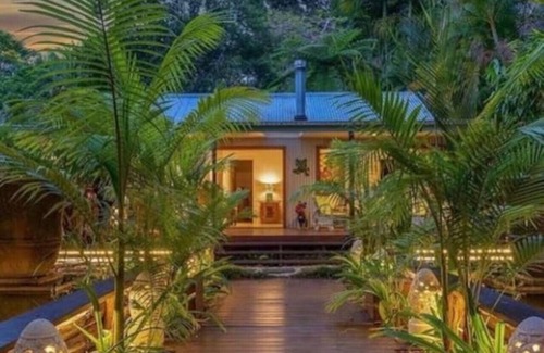 The Pocket House | Private Home In the Pocket Byron