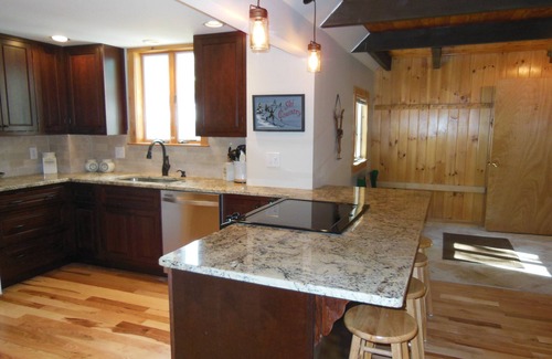 Ludlow House | Private Home on Okemo with HOT TUB. WALK TO SKI TRAIL OR DRIVE 2 MIN TO LODGE
