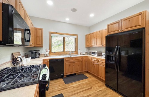 Edwards Villa | Private Hot Tub, 2700 Sq Feet, borders Open Space - Arrowhead Townhome, Beaver Creek