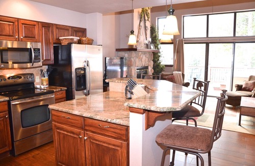 Warrior's Mark Ski Chalet | Private Hot Tub | Near Lift & Main St