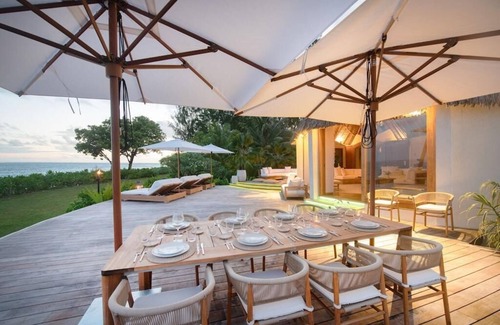 Teahupoo Villa | Private island All-Inclusive of 3 Villas near Raiatea: MOTU NAO NAO