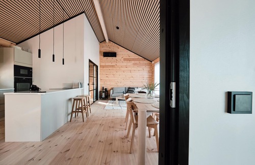 Porvoo Villa | Private Jacuzzi, Sea Views, and Endless Adventure – Villa Lillan Porvoo 🌊