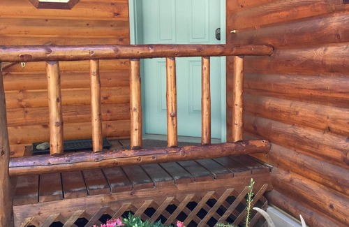 Primrose House | Private lakefront home on gorgeous Kenai Lake!