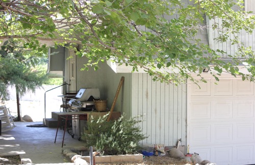 Kernville Cottage | Private Loft Cottage, w/bedroom, close to Kern River. Pet friendly. Sleeps 8