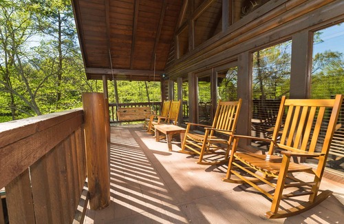 Sevierville Cabin | Private log cabin Chalet at the foot of the Smoky Mountains