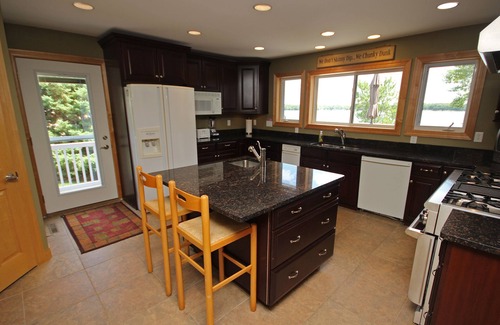 Alexandria House | PRIVATE Luxury Lake Home with 5+ BR and Gourmet Kitchen-22 Foot Pontoon Included