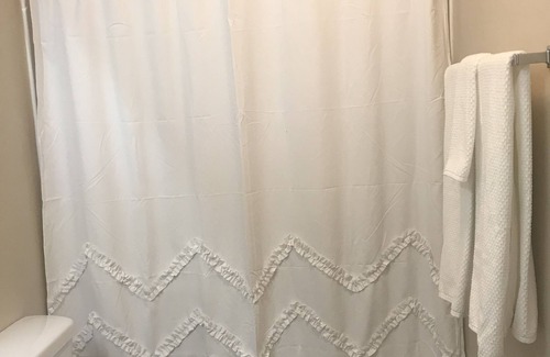 Wheatland House | Private Master Suite/Private Entrance