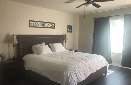 Wheatland House | Private Master Suite/Private Entrance