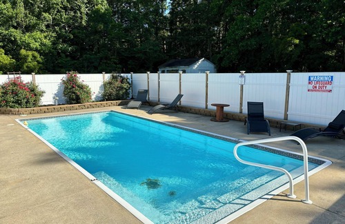 Manteo House | Private Oasis - Pool, 4BR, 3BA, Pet Friendly Home on 1 Acre