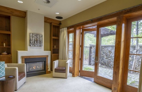 Tamarack Resort Cottage | Private Patio & Hot Tub | Elegant Interior Wood Trim | Master Bath w/ Walk-In Shower & Jetted Tub