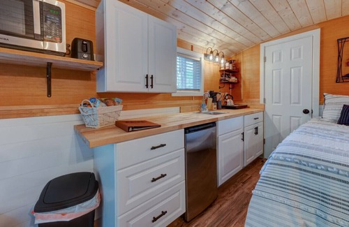 Marcola Apartment | Private pet friendly, No cleaning Fees