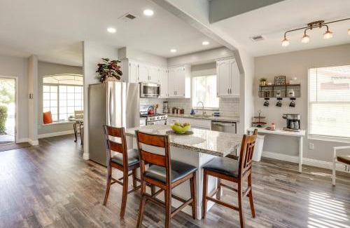 Pumpkin Center House | Private Pool and Patio Pet-Friendly Bakersfield Gem