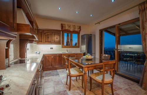 Mouzaki Villa | Private pool villa,experience a unique and luxurious holiday and amazing views.