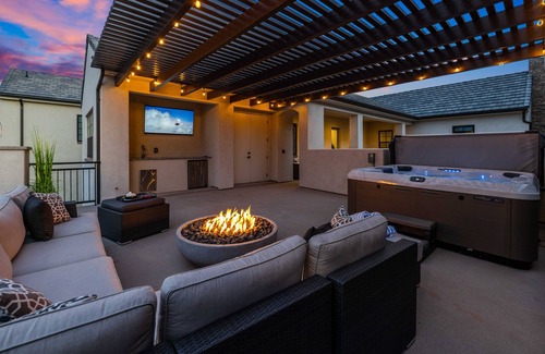 Hurricane House | Private Pool, Hot tub, 20 Guests, Central Location