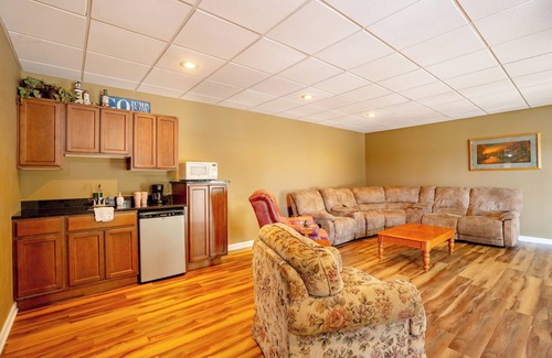 Lake Ozark House | Private pool. Season Special 6th NIGHT FREE, boat rental, hiking and enjoying all the great restaurants in the area.