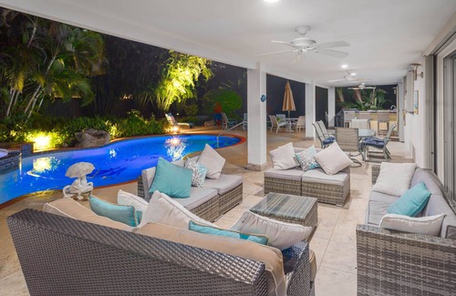 Ludlam House | Private Pool w/Hot Tub! Family Friendly Subtropical Retreat w/Huge Yard