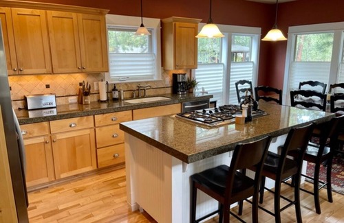 RiverWild House | Private Retreat at River Wild in Mt Bachelor Village, Private HotTub, A/C, WiFi