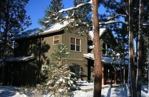RiverWild House | Private Retreat at River Wild in Mt Bachelor Village, Private HotTub, A/C, WiFi