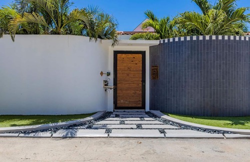 Moko Villa | Private Retreat w 5 BR Spa Pool Jacuzzi