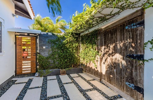 Moko Villa | Private Retreat w 5 BR Spa Pool Jacuzzi