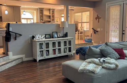 Pleasant Valley House | Private room in gated community in Peoria, AZ