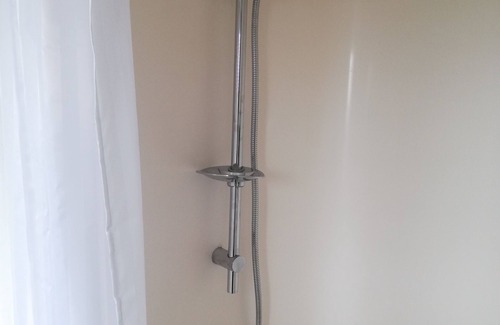 Hamilton Apartment | Private room in quiet Hamilton suburb