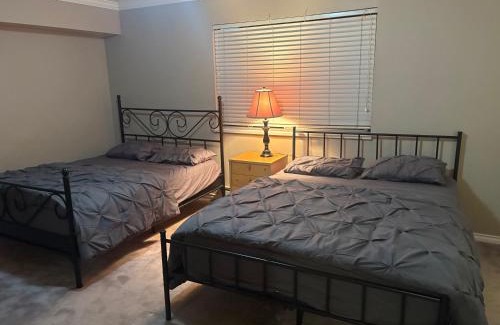 Delta House | Private Room Near Scott Road, Transit, Shopping, Airport 25 Min