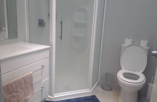 Tauranga House | PRIVATE, SECURE, CITY CENTER ROOM A3