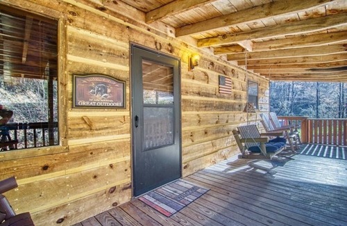 Cosby Cabin | Private - Spacious- Creek Lined Cabin