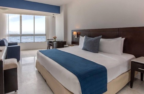 Marina Mazatlan Hotel | Private Studio with Fabulous Beach-Front for Friends