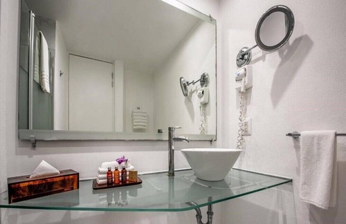 Marina Mazatlan Hotel | Private Studio with Fabulous Beach-Front for Friends