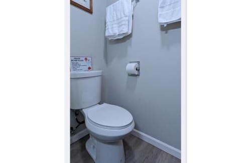 West Bellevue House | Private Suite with own entrance