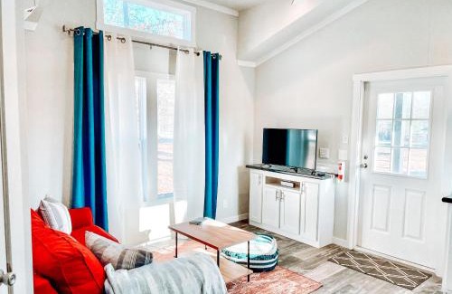 Royal House | Private Tiny Home Royal Ridge Getaway