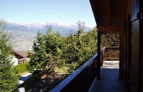 Salins Ski Chalet | Private vacation chalet in a sunny location with fantastic views at fair prices