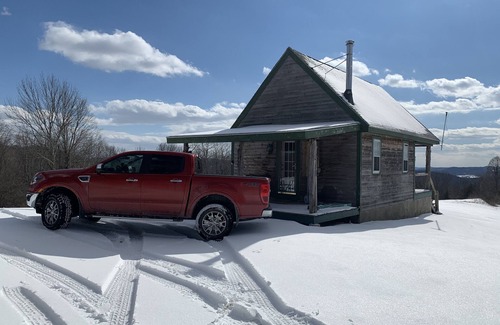 Town of Hebron Cabin | Private Viewing/Sleeping Tower & Modern Cabin - Owner Managed/Maintained
