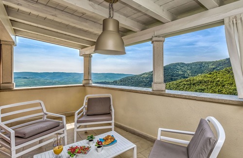 Golubici Villa | Private Villa with A/C, hot tub, private pool, WIFI, TV, terrace, pets allowed, panoramic view