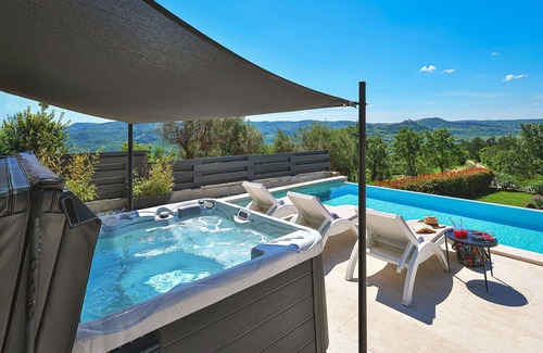 Golubici Villa | Private Villa with A/C, private pool, WIFI, hot tub, TV, terrace, pets allowed, panoramic view