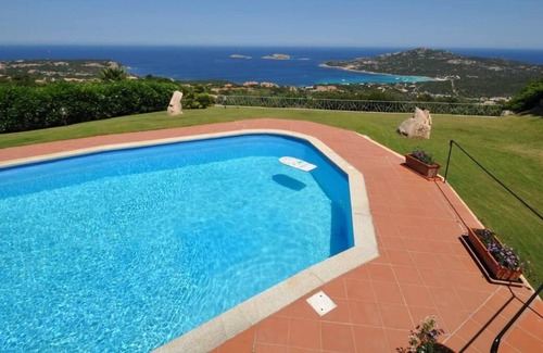 Pantogia Villa | Private villa with swimming pool and sea views