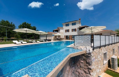 Nova Vas Villa | Private Villa with WIFI, private pool, A/C, hot tub, TV, terrace, pets allowed, panoramic view