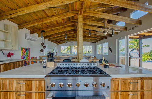 Lighthouse Estates Villa | Private Villas with Amazing Views - Private Pools, 6 King Bedrooms @ Villa Topaz