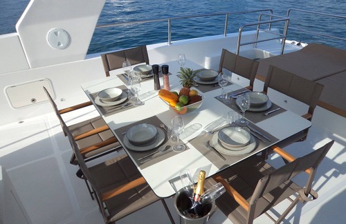 Hulhumale Boat Rental | Private Yacht Charter on Full Board
