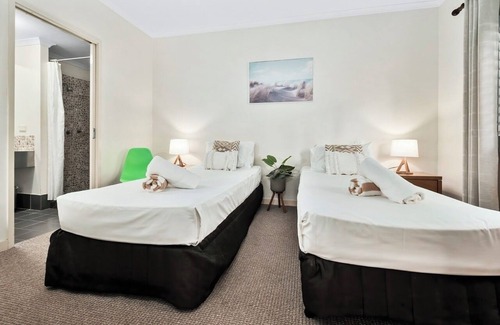Palm Cove Apartment | Privately Managed Ground Floor Hotel Room in Mango Resort