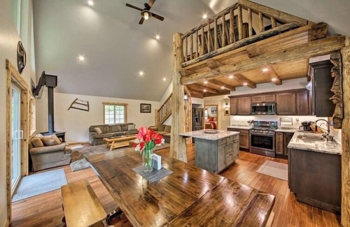 Nordman Cabin | Prospector Cabin next to ELKINS Resort and Priest Lake