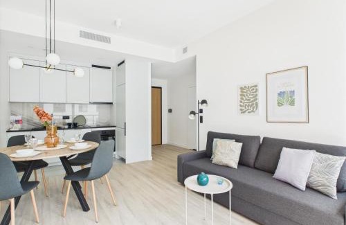 Centrum Apartment | Prosta 69D SuperApart - Nowoczesny Apartament Blisko Metra