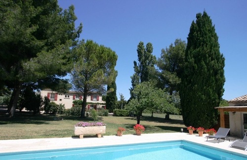 Les Baux-de-Provence House | Provencal farmhouse at the foot of the Citadel of Baux de Provence